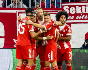 Ασταμάτητη Μπάγερν Μονάχου, πάρτι με εξάρα της Λειψίας κόντρα στην Άουσμπουργκ