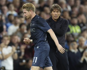 «Ο Ντε Λαουρέντις θέλει να δέσει τον Κόντε στη Νάπολι με νέο συμβόλαιο»