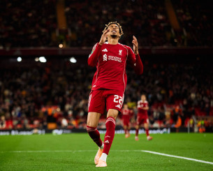 Έντονη κριτική Κάραχερ στη Λίβερπουλ: «Αν δεν πάρει αμυντικό, θα μείνει εκτός από το επόμενο Champions League»