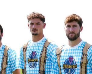 Αυτή είναι ίσως η χειρότερη φανέλα στην ιστορία του ποδoσφαίρου - Ποια ομάδα την φοράει