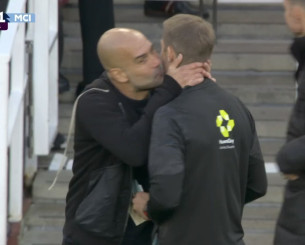 Ο Γκουαρδιόλα φίλησε τον τέταρτο διαιτητή στο μάγουλο και έγινε viral (video)