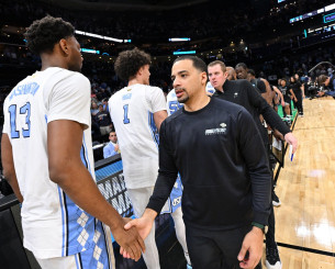 «Αν διψάς πιες το σάλιο σου»: Σοκαριστικές καταγγελίες κακοποίησης για προπονητή του NCAA