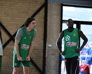 «Τρέλα» για τον Γκίντι με την πράσινη φανέλα - Έπαιξε δίπλα σε Ναν ο σταρ των Μπουλς