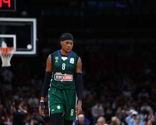 Χολμς για Σλούκα: «Παίζω με αληθινούς θρύλους»