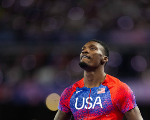 Ο Ολυμπιονίκης Φρεντ Κέρλι, έγινε ο πρώτος αθλητής στίβου που αποφάσισε να λάβει μέρος στα Enhanced Games