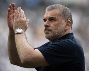 Ποστέκογλου: «Αν μου δώσεις χρόνο η ''ιστορία'' τελειώνει πάντα με τρόπαιο»