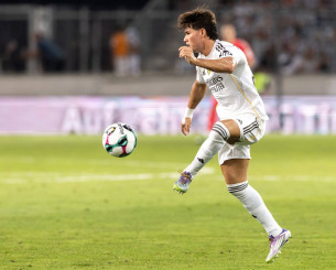 Σάλος με τις φήμες ότι παίκτης της Ρεάλ Μαδρίτης χώρισε την σύντροφό του και έκανε δεσμό με την μητέρα της