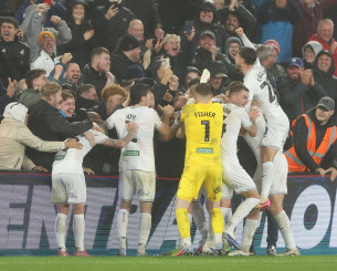 Το απίστευτο φινάλε της Σουόνσι: Δείτε τα δύο γκολ στις καθυστερήσεις (video)