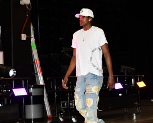 Φρανκ Νιλικίνα: Ένα απόλυτο fashion icon με αέρα σαλονιού και... λιμανιού