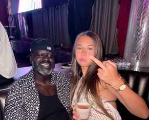 Ο Σακίλ Ο'Νιλ έπαιξε μουσική στο πάρτι γενεθλίων μοντέλου του OnlyFans με 8 εκατομμύρια ακόλουθους (video)