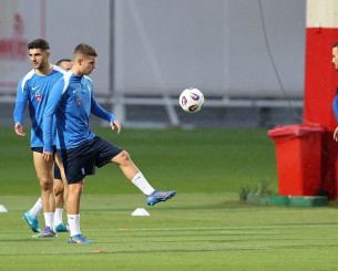 Υπό καταρρακτώδη βροχή η πρώτη προπόνηση της Εθνικής ενόψει Σκωτίας