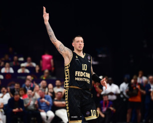 Απότομη προσγείωση... στο Πριγκιπάτο: Η Μονακό έριξε 100άρα και κέρδισε εύκολα την Dubai BC