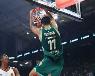 Ο Γιούρτσεβεν «πέταξε» και μετέτρεψε την καταπληκτική πάσα του Σλούκα σε ασίστ (video)