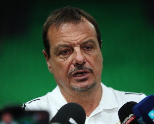 Αταμάν: «Δεν είμαστε στην αγορά για άλλον σέντερ»