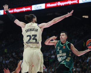 Ο Αταμάν άλλαξε σχεδόν όλη τη πεντάδα του Παναθηναϊκού μετά το κάκιστο ξεκίνημα με την Μπαρτσελόνα