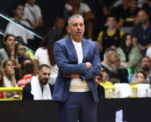 Παπαθεοδώρου: «Απλά κοιτάγαμε τους παίκτες του Ολυμπιακού!»