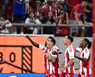 Ο Ολυμπιακός ανεβάζει τις πιθανότητες τίτλου και ο ΠΑΟΚ υποχωρεί μετά το στραβοπάτημα στην Τρίπολη