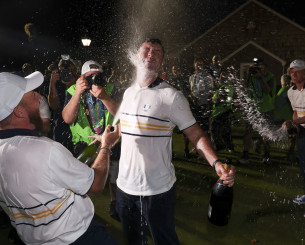 Η μεγαλύτερη κραιπάλη στην ιστορία των σπορ: Οι πρωταθλητές κατανάλωσαν αλκοόλ αξίας $300.000 (video)