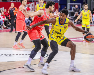 Η Μακάμπι πήρε το ντέρμπι του Τελ Αβίβ κόντρα στην Χάποελ και έκανε... σεφτέ