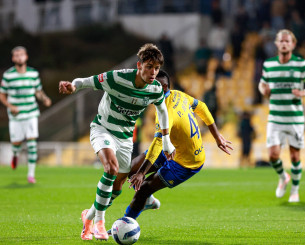 Πέρασε από το Εστορίλ και «πάτησε» κορυφή η Σπόρτινγκ των Βαγιαννίδη και Ιωαννίδη