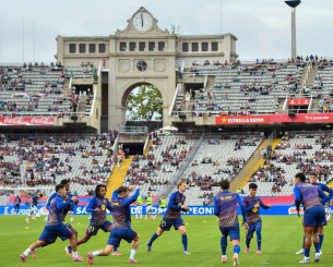 Ανατροπή στην ανατροπή - Οδεύει προς «Μονζουίκ» ο αγώνας του Ολυμπιακού με την Μπαρτσελόνα