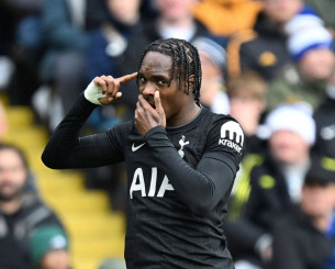 Η Τότεναμ επέστρεψε στις νίκες με «διπλό» κόντρα στη Λιντς