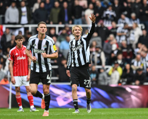 Η Νιούκαστλ «καθάρισε» τη Νότιγχαμ - Με ασίστ του Τζίμα η Μπράιτον πήρε βαθμό κόντρα στη Γουλβς