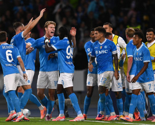 Η Νάπολι «καρδιοχτύπησε» αλλά απέκλεισε την Κάλιαρι στα πέναλτι