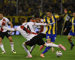 Ο Ντι Μαρία «χόρευε» και η ψυχωμένη Ροσάριο Σεντράλ υποχρέωσε την Ρίβερ Πλέιτ σε τρίτη σερί ήττα