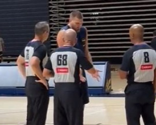 Οι Νάγκετς έφεραν διαιτητές ΝΒΑ σε εσωτερικό «διπλό» και ο Γιόκιτς δεν σταμάτησε να τους μιλάει (video)