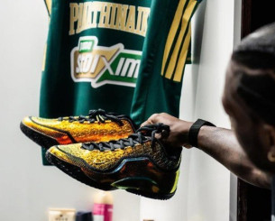 Ο Ναν επέλεξε να φορέσει τα «χρυσά» παπούτσια του ΛεΜπρόν Τζέιμς (photo)