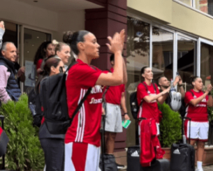 Αποθέωση για το μπάσκετ γυναικών του Ολυμπιακού πριν τον τελικό του Σούπερ Καπ (video)