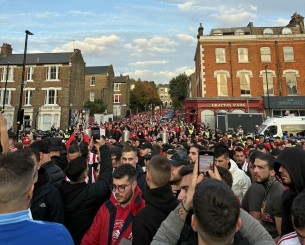 «Ερυθρόλευκη» λαοθάλασσα στο Λονδίνο (photo)
