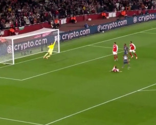 Η τρομερή ευκαιρία του Ποντένσε - Απίθανη επέμβαση του Ράγια (video)