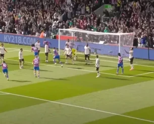 Η κίνηση του Γκεΐ στο γκολ της Πάλας επί της Λίβερπουλ που ξεσήκωσε «θύελλα» αντιδράσεων (video)