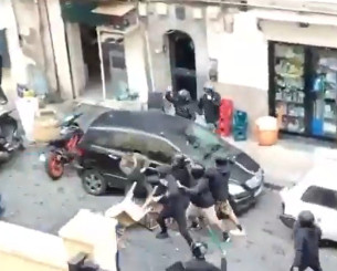 Σοβαρά επεισόδια των οπαδών πριν το Νάπολι - Σπόρτινγκ (videos)