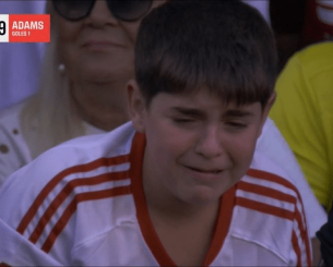 Συγκλόνισε ο μικρός φίλος της Σεβίλλης που ξέσπασε σε κλάμματα στο 4-1 επί της Μπάρτσα