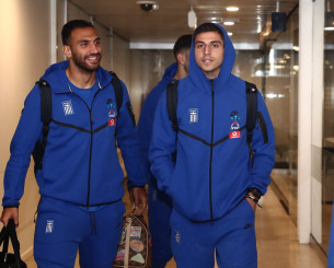 Η Εθνική έφθασε στην Κοπεγχάγη και οι διεθνείς... μπερδεύτηκαν στην έξοδο του αεροδρομίου! (video)