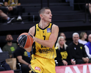 Ο Δημήτρης Φλιώνης στο Athletiko: «Νιώθω πως η ΑΕΚ βρίσκεται στη σωστή κατεύθυνση, χτίζουμε αυτοπεποίθηση»