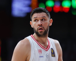 Ανατροπή: Ο Παπανικολάου δεν ταξίδεψε με τον Ολυμπιακό στο Μόναχο