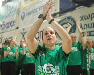 Η μαχήτρια Πέννυ Ρόγκα επιστρέφει στα γήπεδα