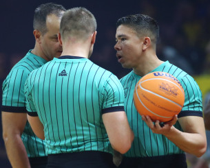 Η FIBA αναλύει τις δύσκολες φάσεις των αγώνων και τις αποφάσεις των διαιτητών της (video)