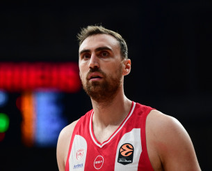 Μπουρούσης στο Athletiko by Night: «Τυχερός που έχει τον Μιλουτίνοφ ο Ολυμπιακός» (video)