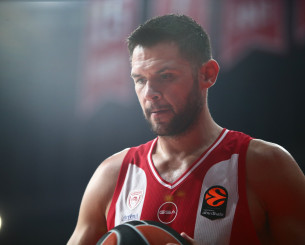 Ο Παπανικολάου έγινε ο κορυφαίος ριμπάουντερ στην ιστορία του Ολυμπιακού