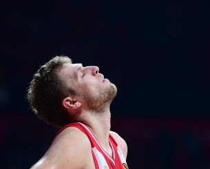 Χαμένο από τα δικά του κουρασμένα χέρια