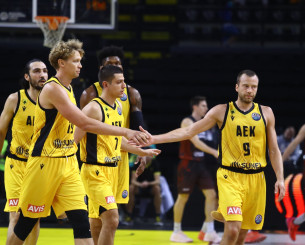 Η άλλη... όψη της νίκης της ΑΕΚ κόντρα στη Σολνόκι και το «πάρτι» ομάδας και κόσμου (video)