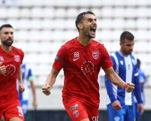 Με πέναλτι του Παπαγεωργίου ο Πανιώνιος άνοιξε το σκορ στο Αιγάλεω (video)