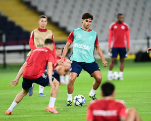 Πλάνα του Athletiko από την προπόνηση του Ολυμπιακού στη Βαρκελώνη (video)