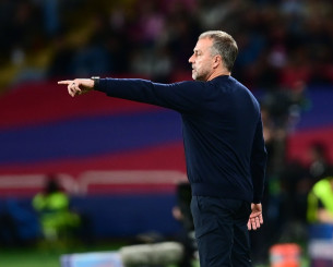 Φλικ για διαιτησία: «Καταλαβαίνω τον Μεντιλίμπαρ, αλλά δεν νομίζω ότι επηρέασε το παιχνίδι»