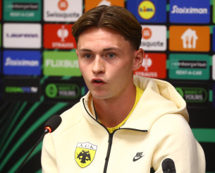 Πενράις: «Οι οπαδοί της ΑΕΚ δημιουργούν τόσο καυτή ατμόσφαιρα που νομίζεις ότι θα μπουν στο γήπεδο να σκοράρουν»